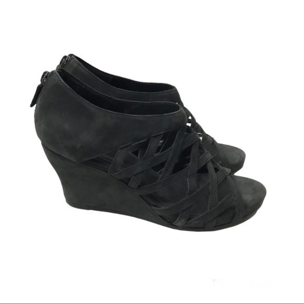 Eileen Fisher - Cage strappy leather wedge sandal size 7.5 , black